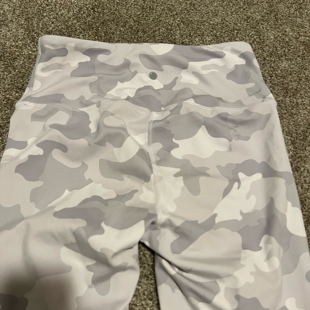 Size medium gray camo leggings